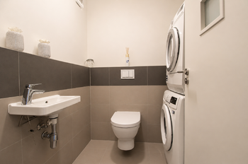 WC - Pronájem bytu 3+kk v osobním vlastnictví 83 m², Praha 9 - Letňany