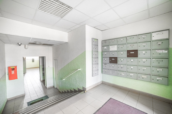 Prodej bytu 1+kk v osobním vlastnictví 27 m², Praha 4 - Háje