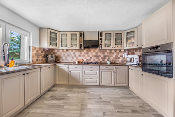 Prodej domu 288 m², Verušičky