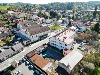 Umístění v centru města - Pronájem obchodních prostor, Mnichovice