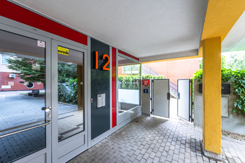 Prodej bytu 2+kk v osobním vlastnictví 37222 m², Praha 5 - Hlubočepy