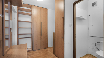 Pronájem bytu 1+kk v osobním vlastnictví 38 m², Praha 8 - Bohnice