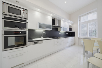 Prodej bytu 3+1 v osobním vlastnictví 104 m², Karlovy Vary