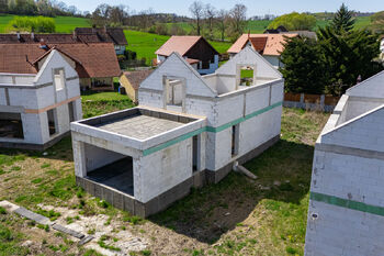 Výstavba rodinných domů, Pětihosty, Praha-východ, Středočeský kraj - Prodej pozemku 7643 m², Pětihosty