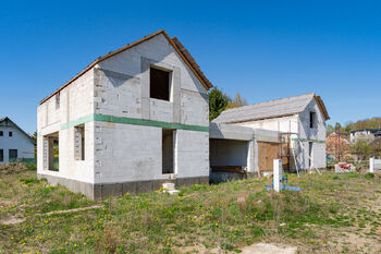 Výstavba rodinných domů, Pětihosty, Praha-východ, Středočeský kraj - Prodej pozemku 7643 m², Pětihosty