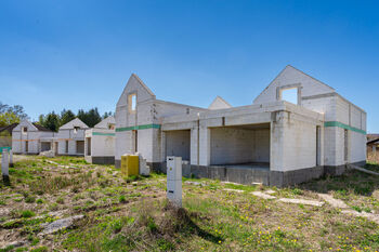Výstavba rodinných domů, Pětihosty, Praha-východ, Středočeský kraj - Prodej pozemku 7643 m², Pětihosty