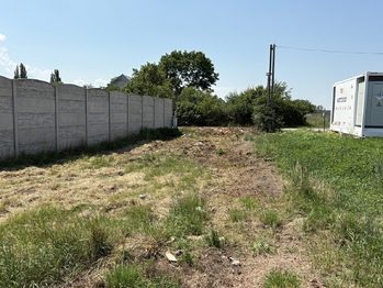 Prodej pozemku 1477 m², Krakovany