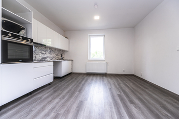 Pronájem domu 120 m², Praha 10 - Strašnice