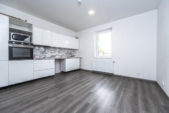 Pronájem domu 120 m², Praha 10 - Strašnice