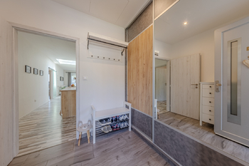 Vstupní chodba - Prodej bytu 3+kk v osobním vlastnictví 76 m², Šumperk