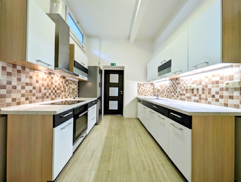 kuchyně ... - Pronájem bytu 4+1 v osobním vlastnictví 92 m², Havlíčkův Brod