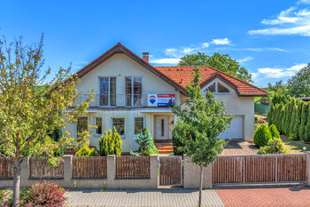 Prodej domu 191 m², Zdiby