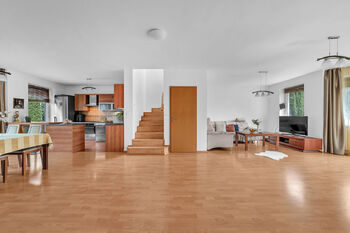 Prodej domu 191 m², Zdiby