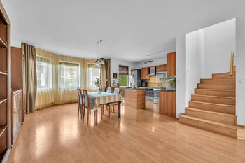 Prodej domu 191 m², Zdiby