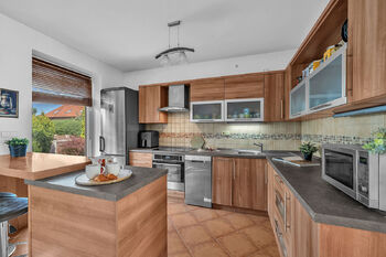 Prodej domu 191 m², Zdiby