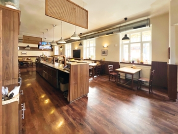 Prodej nájemního (činžovního) domu 2120 m², Praha 8 - Ďáblice