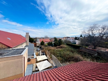 Prodej nájemního (činžovního) domu 2120 m², Praha 8 - Ďáblice