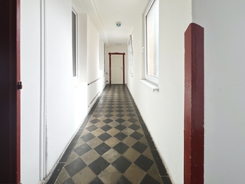 Prodej nájemního (činžovního) domu 2120 m², Praha 8 - Ďáblice