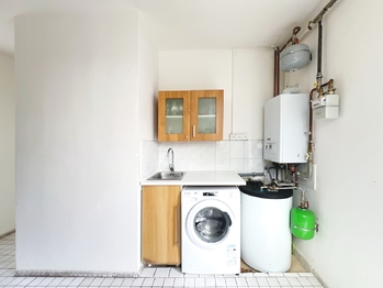 Prodej nájemního (činžovního) domu 2120 m², Praha 8 - Ďáblice