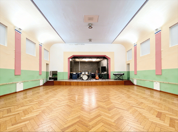 Prodej nájemního (činžovního) domu 2120 m², Praha 8 - Ďáblice