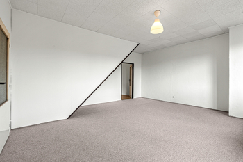 Obývací pokoj - Prodej domu 220 m², Praha 9 - Horní Počernice