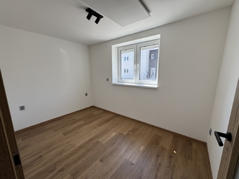 pokoj 3 - Pronájem bytu 4+kk v osobním vlastnictví 83 m², Bdeněves