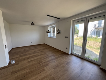 pokoj s kk - Pronájem bytu 4+kk v osobním vlastnictví 83 m², Bdeněves