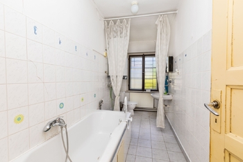 Koupelna - Prodej domu 152 m², Hoštka