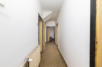 Chodba - Prodej domu 152 m², Hoštka