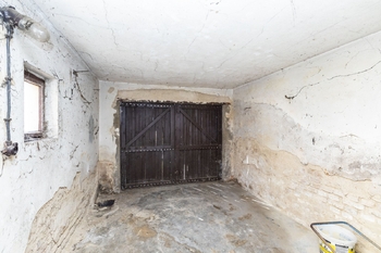 Garáž - Prodej domu 152 m², Hoštka