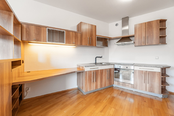 Pronájem bytu 1+kk v osobním vlastnictví 34 m², Praha 4 - Podolí