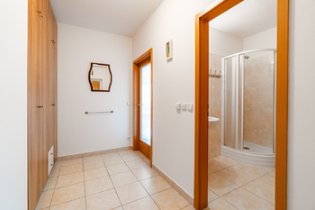 Pronájem bytu 1+kk v osobním vlastnictví 34 m², Praha 4 - Podolí