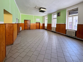 Prodej nájemního (činžovního) domu 835 m², Prachatice