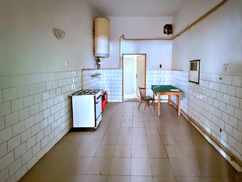 Prodej nájemního (činžovního) domu 835 m², Prachatice