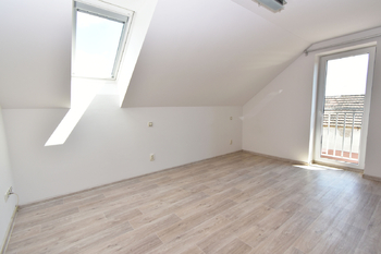 Samostatná ložnice č. 1.  - Prodej domu 113 m², Kly
