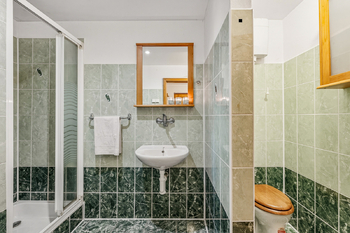Prodej chaty / chalupy 50 m², Praha 5 - Lipence