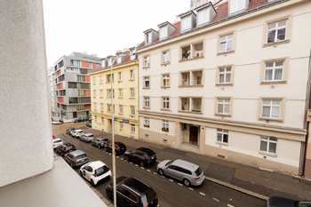 Výhled do Dačického ulíce - Prodej bytu 2+1 v osobním vlastnictví 43 m², Praha 4 - Nusle