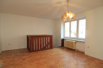 Obývací prostor jako společenská místnost - Prodej bytu 5+kk v osobním vlastnictví 83 m², Karlovy Vary