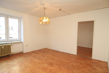 Obývací prostor jako společenská místnost - Prodej bytu 5+kk v osobním vlastnictví 83 m², Karlovy Vary