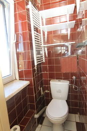Toaleta - Prodej bytu 5+kk v osobním vlastnictví 83 m², Karlovy Vary