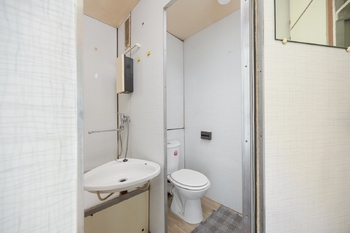 Koupelna + WC - Prodej bytu 1+kk v osobním vlastnictví 27 m², Pardubice