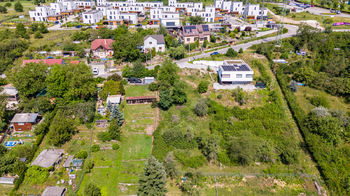 Prodej pozemku 1258 m², Beroun