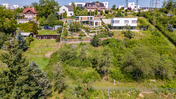 Prodej pozemku 1258 m², Beroun