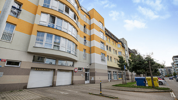 Prodej bytu 2+kk v osobním vlastnictví 100 m², Praha 5 - Hlubočepy