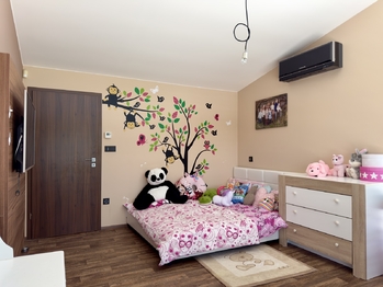 Pokoj 1 - 2.NP - Prodej domu 248 m², Vacenovice