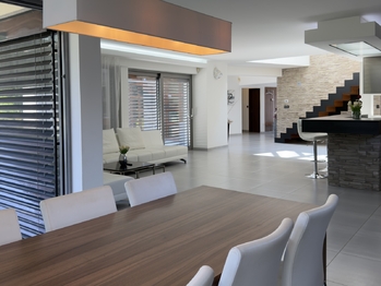 Pohled z jídelny - Prodej domu 248 m², Vacenovice