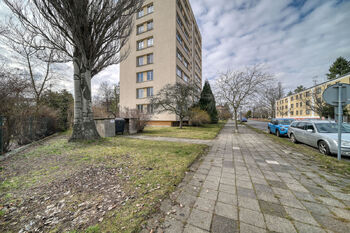 Pohled na dům - Pronájem bytu 3+1 v osobním vlastnictví 58 m², Poděbrady