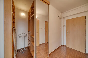 Vstupní chodba - Pronájem bytu 3+1 v osobním vlastnictví 58 m², Poděbrady