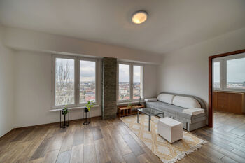 Obývací pokoj - Pronájem bytu 3+1 v osobním vlastnictví 58 m², Poděbrady