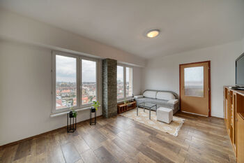 Obývací pokoj - Pronájem bytu 3+1 v osobním vlastnictví 58 m², Poděbrady